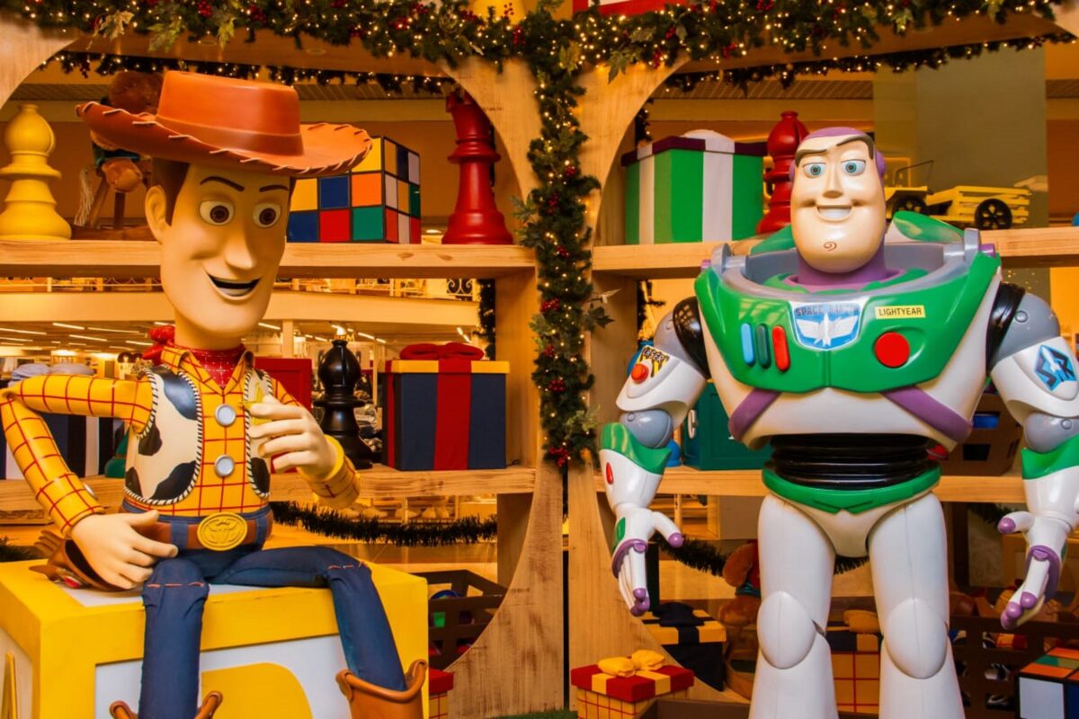 Américas Shopping promove diversas atrações gratuitas com decoração inspirada em Toy Story