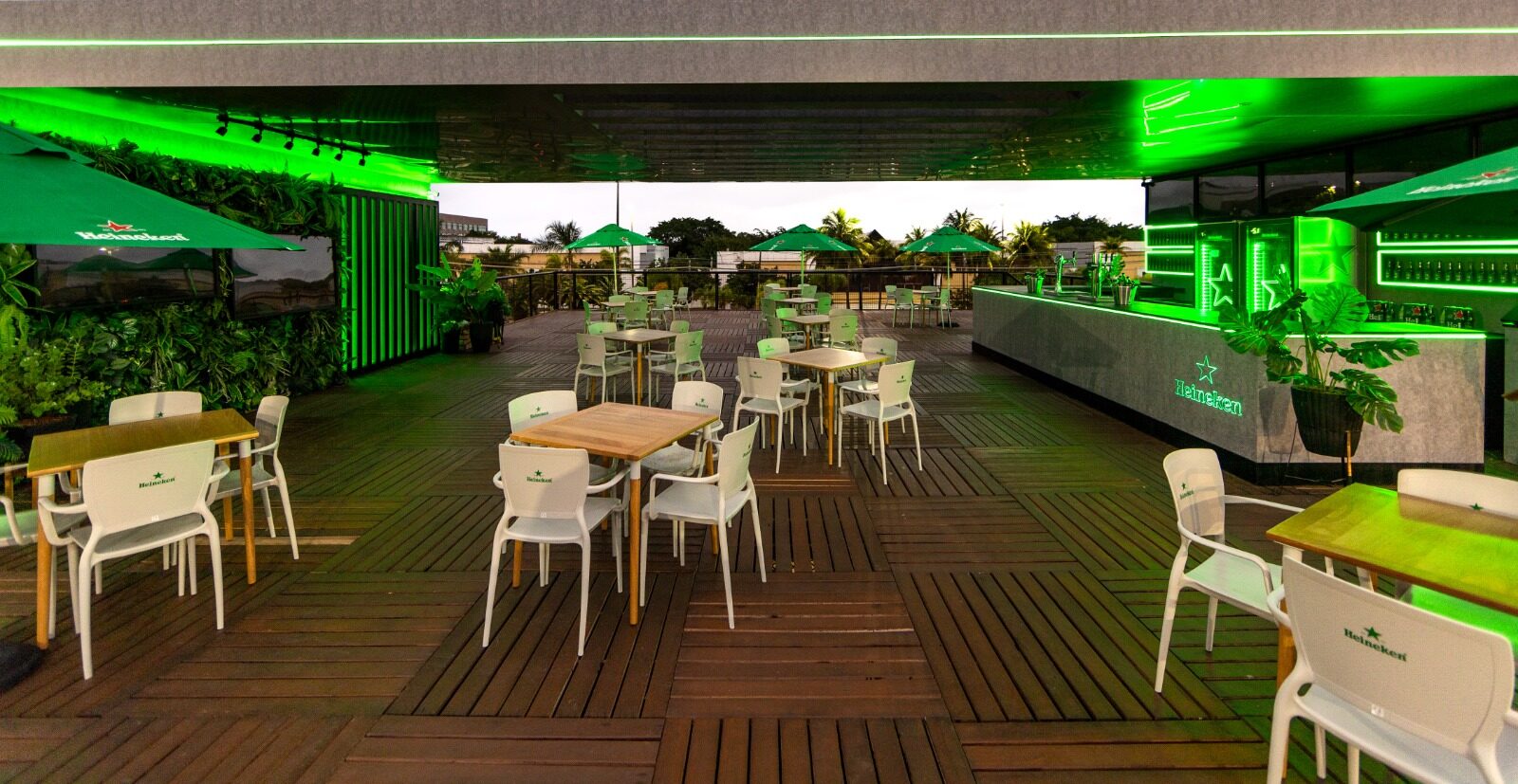 AmPm e Heineken oferecem experiência inédita com primeiro rooftop em loja de conveniência do Brasil