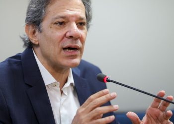 Haddad diz que BC precisa buscar nível de equilíbrio do dólar