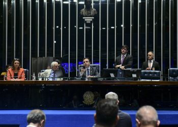 Senado aprova novos limites de gastos públicos em caso de déficit
