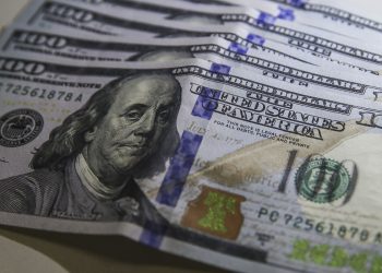 BC leiloará US$ 4 bi de reservas internacionais para segurar dólar