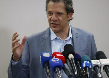 Haddad diz que câmbio é flutuante e dólar vai se acomodar