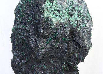 Esmeralda de 92,5kg vai ser leiloada por lance inicial de R$ 100 milhões, no Rio 