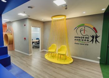 Tecnologia Edge Mode usa inteligência artificial para personalizar em tempo real os aparelhos auditivos