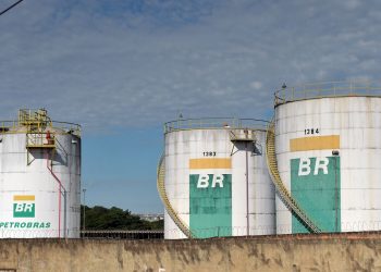 Petrobras reajusta preço do diesel em R$ 0,22 às distribuidoras