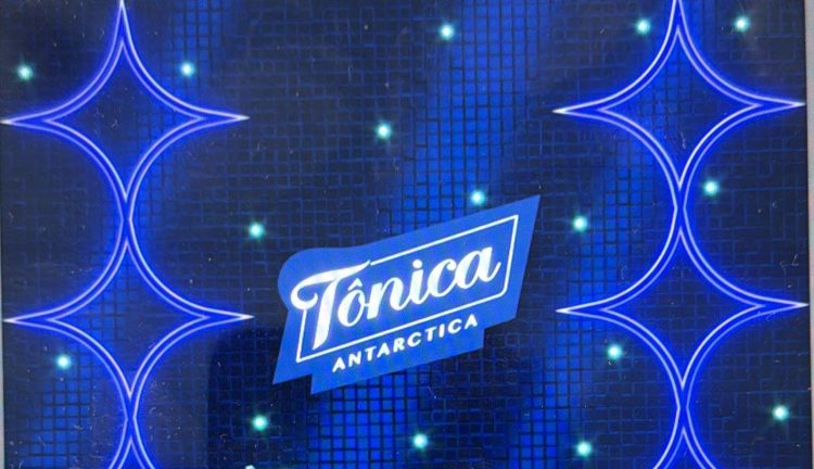Tônica Antarctica lança sua versão “Intense” com muita sofisticação no Baile da Vogue