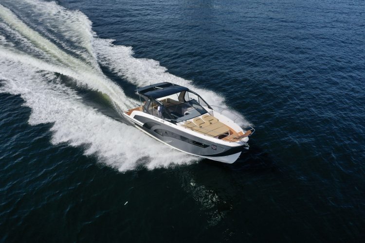Divulgação Triton Yachts
