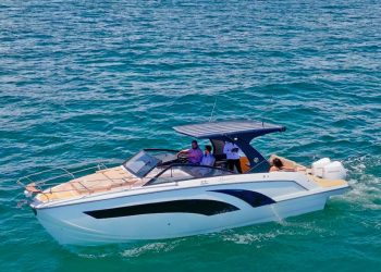 Marca brasileira participa de evento náutico na Flórida; empresa já vendeu 60 lanchas ao mercado americano