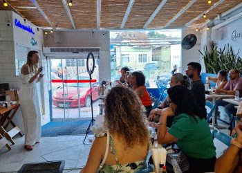 Bar Divina Providência promove Dia da Mulher Divina