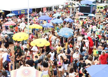 Blocos de rua garantem a folia na capital federal