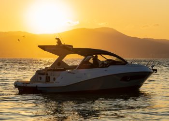 Quer comprar um barco? Evento exclusivo oferece test drive em 13 lanchas