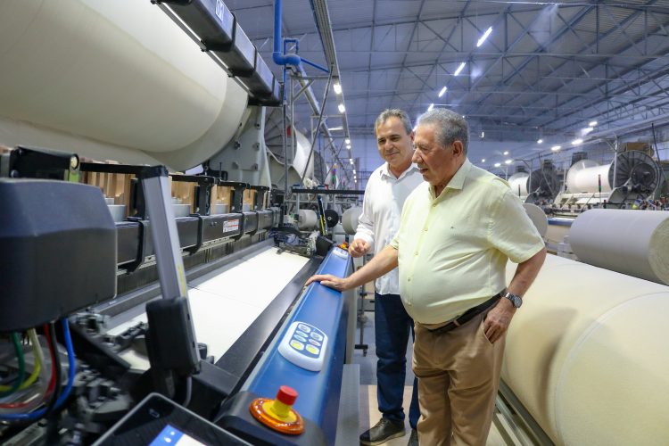 Antônio Ogliari (1º à direita) - Fundador da Atlântica