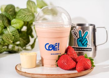 Coé - Whey de Morango - foto: Tomás Vélez