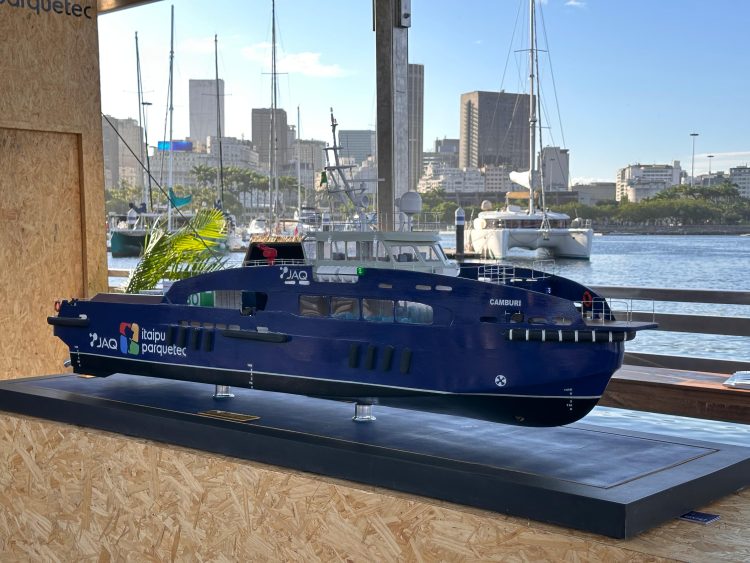 Protótipo do primeiro barco movido a hidrogênio verde, único com produção on board no mundo, é exibido no Brasil