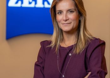 Paula Queiroz, diretora de marketing e produtos da ZEISS Vision Brasil