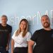 O moçambicano Shakil Satar, a brasileira Karly Ribeiro e o o português Miguel Alves Ribeiro fundaram a beautytech sheerME em 2021; plataforma já ultrapassou os 300 mil usuários e espera ultrapassar 1 milhão até o fim do ano