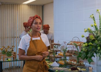 Catering: Avaliado em US$ 264 bilhões, serviço mudará a vida de Raquel em Vale Tudo