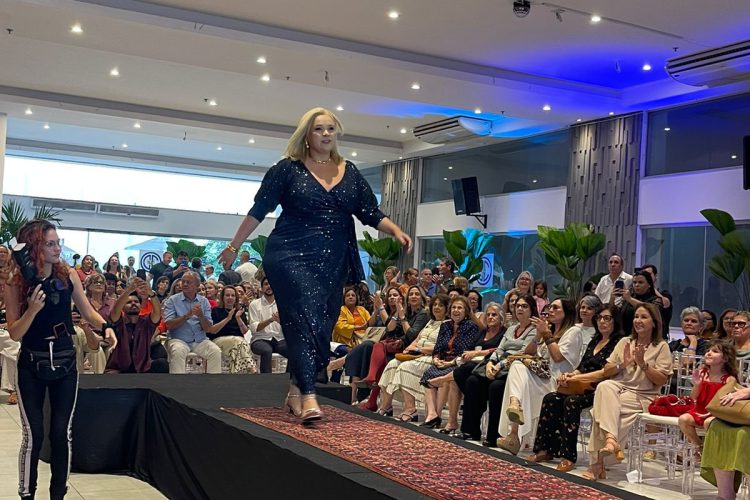 Jackeline Lima desfile Apada