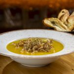 Le Dépanneur - Batata Baroa com Shitake e Crispy Alho Poró