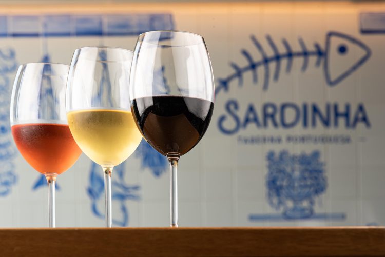 Sardinha Taberna Portuguesa - Vinhos - Foto: Tomás Vélez