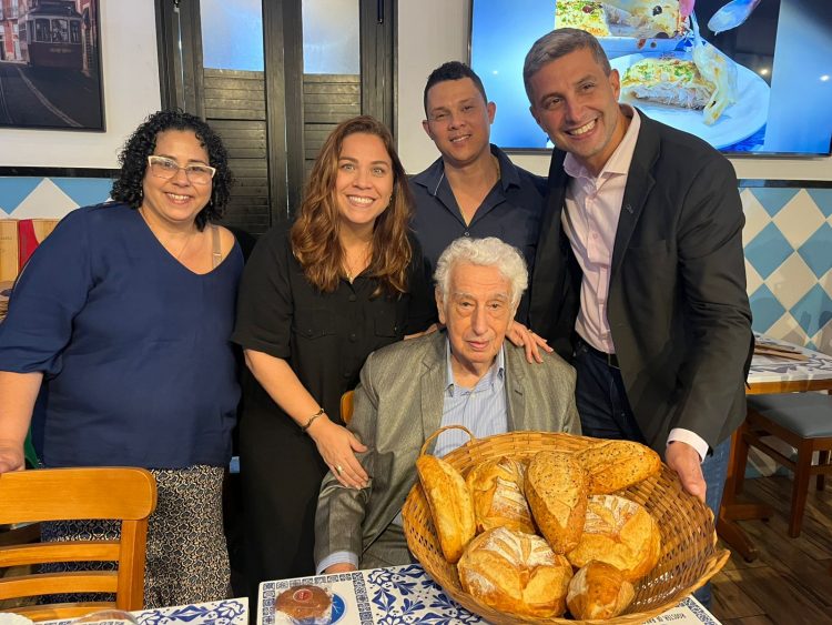 Sergio Bousquet, Fernanda Sixel e Fabiano Gonçalves, Josué Borges diretor sindicato e Viviane Pinheiro