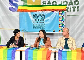 Subsecretária da Mulher Ruth Tebaldi (de preto), recebe Sharlene Rosa, ao centro, e o Leandro Graciolli - Foto: Divulgação