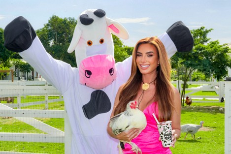 Nicole Bahls em encontro com a Moo (Foto: Vinny Nunes / @vinnynunes_)