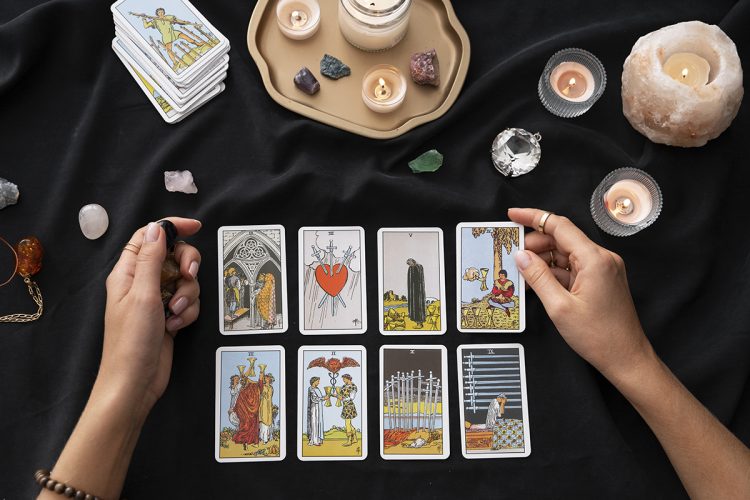 O mercado do tarot no Brasil: entenda por que não para de crescer