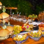 Rio Othon Palace promove aulão de Yoga com Esther Bruno e brunch minimalista do chef Rubens Gonçalo no rooftop - Brunch