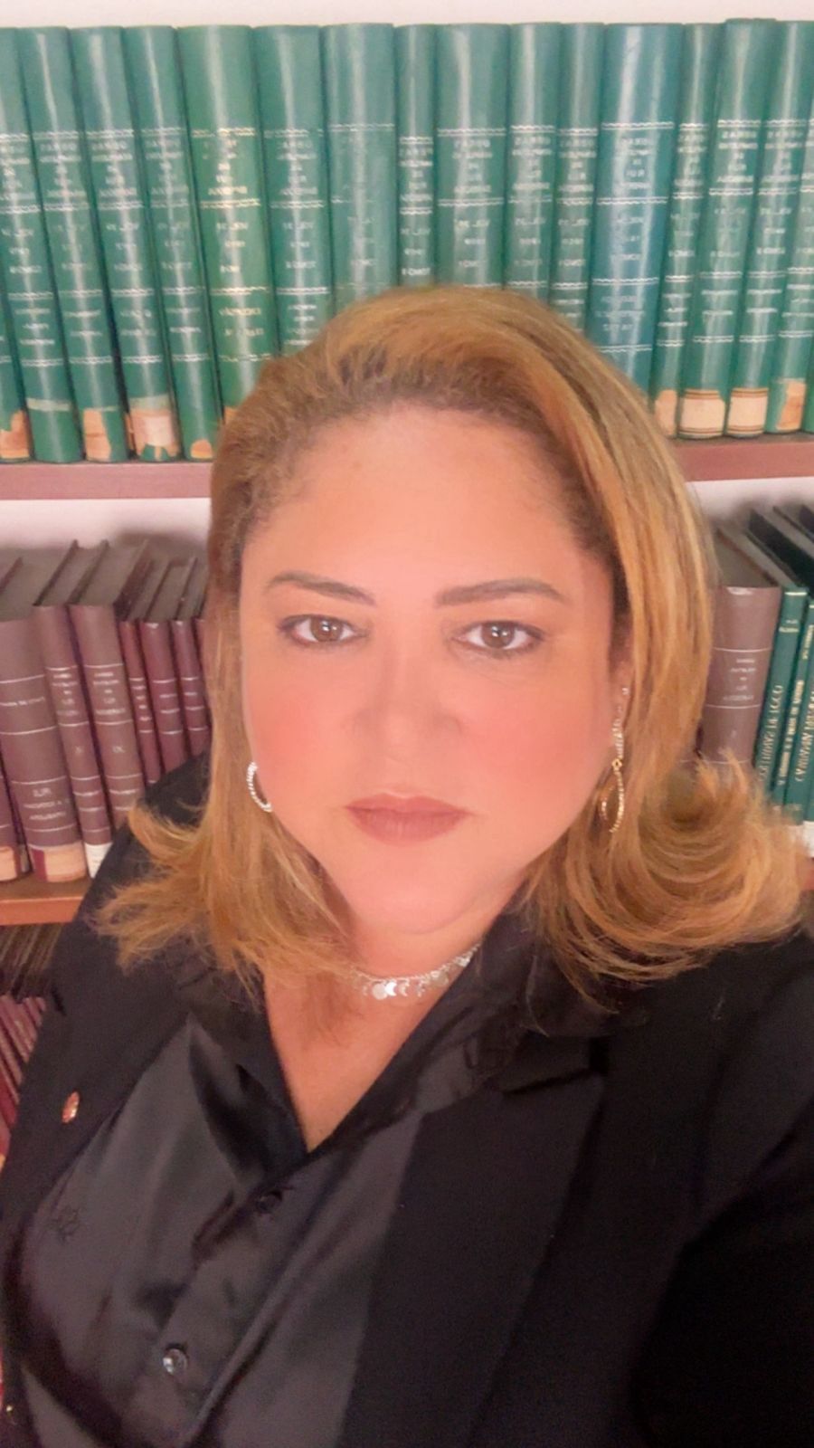 Dra. Cinthia Polliane Camandaroba