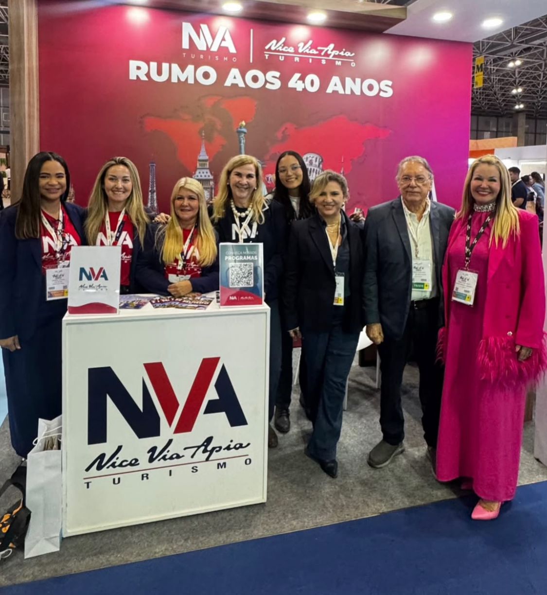 Georgia Prado, Kelly Menegolla, Cristina Oliveira, Lucia Motta, Agatha Kimura, Lucia Duarte, o CEO Sergio Fernandes e Viviane Fernandes