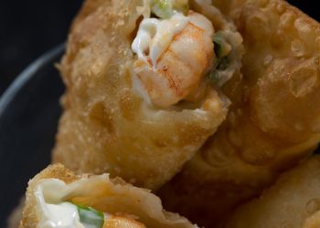 PASTEL DE CAMARÃO - FOTO: ALEXANDER LANDAU