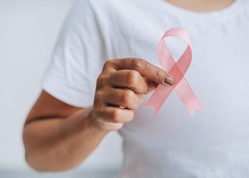 Lojas Marisa e Neuralmed se unem em ação de conscientização sobre o câncer de mama