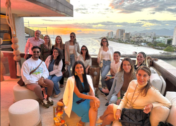 Confraternização no espaço assinado pelas arquitetas Tatiane Vaz e Thaís Paixão