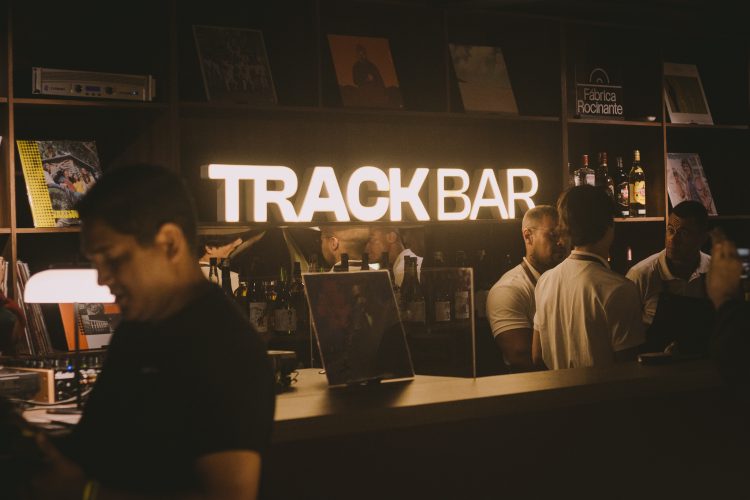 Track Bar