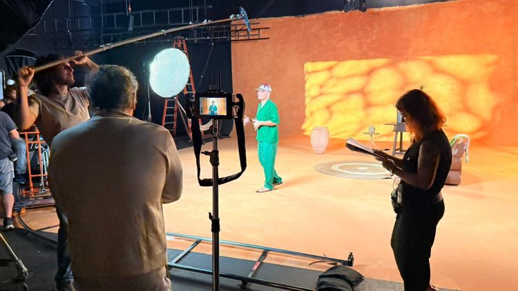 Programa Brasil Antenado lança campanha digital e jingle estrelados por João Gomes