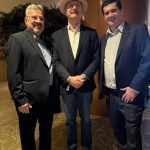 A partir da esquerda., Paulo Renato Bastos Rodrigues Marques, presidente da Pesagro-Rio, o ex-ministro Aldo Rebelo, e o organizador do Fórum Fluminense de Segurança Alimentar e Responsabilidade Ambiental, DDenis Deli