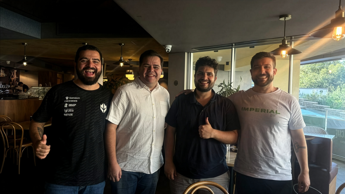 Time da Imperial comemora o processo de expansão global da org