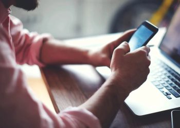 80% dos líderes de tecnologia no Brasil acreditam que estão perdendo negócios devido à falta de tecnologia inclusiva, revela novo relatório