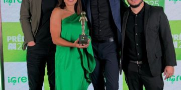 Equipe da empresa no dia da premiação