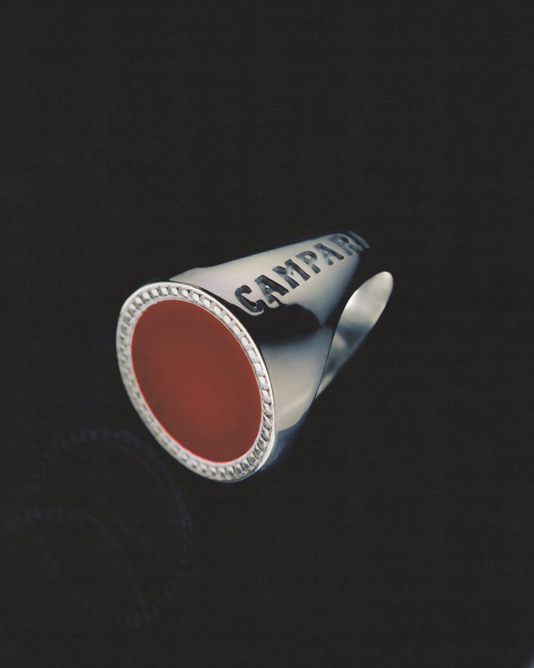 Collab: Campari e Class lançam anel de edição limitada unindo atemporalidade e sofisticação