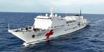 Navio-médico chinês e dois transatlânticos da MSC atracam no Pier Mauá nesta quinta (08/01)