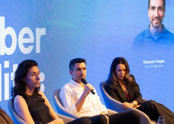 Ao centro, Eduardo Viegas, COO da Kovr