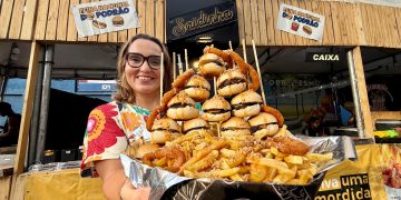 Torre de Hambúrguer - Foto: Onde Comer no Rio