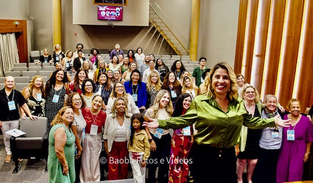 Março em Flor: Vozes que Tecem Futuro