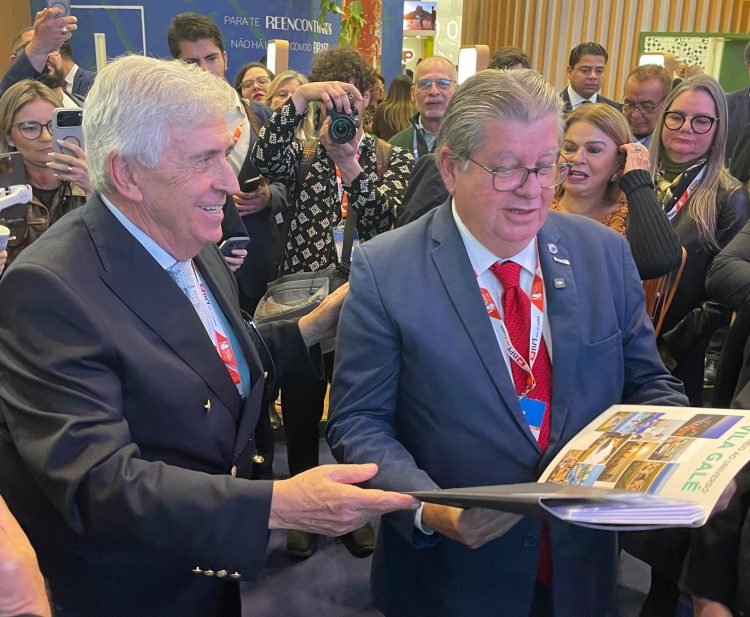 Dr Jorge Rebelo de Almeida, fundador e presidente da Vila Galé, e João Azevêdo Lins, governador da Paraíba, durante a BTL