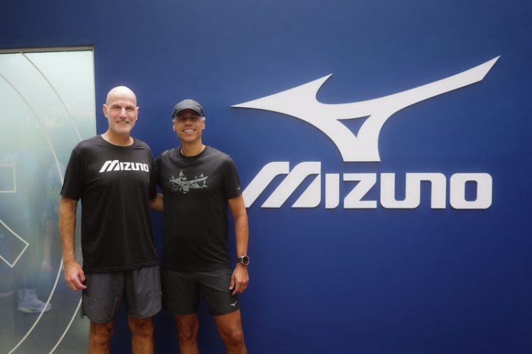 Paulo Carelli, co-fundador e COO da Iguana Sports e Rogério Barenco, General Manager da Mizuno Brasil - Foto: Neto Ferraz / frac.tal
