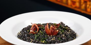 Risoto de Lula al Nero - Zuza Fish Bar
