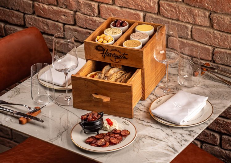 Quinta da Henriqueta - Abrindo o Picaporte