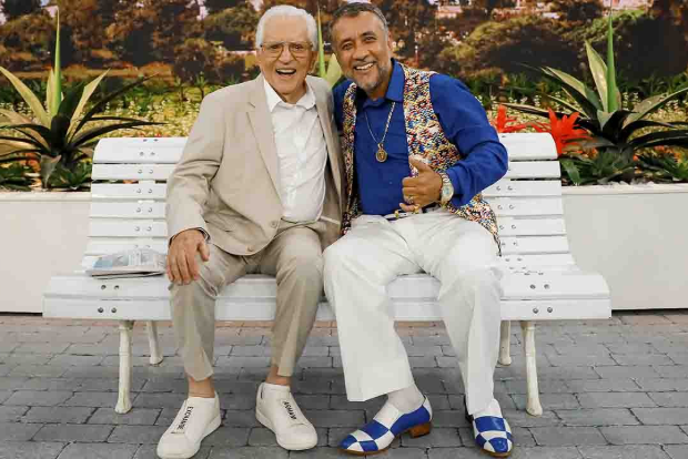 Carlos Alberto de Nóbrega com Paulinho Gogó durante gravação da A Praça é Nossa - Foto: Divulgação/Lovival Ribeiro